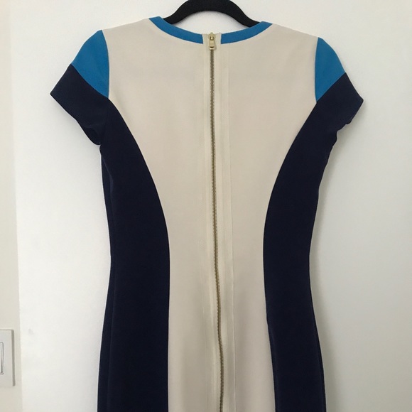 Blue block patterned white dress with gold zipper - Picture 5 of 7